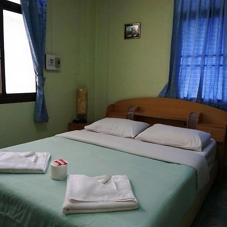 Celtic Inn Guest House Хуахін Екстер'єр фото