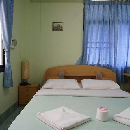 Celtic Inn Guest House Хуахін Екстер'єр фото