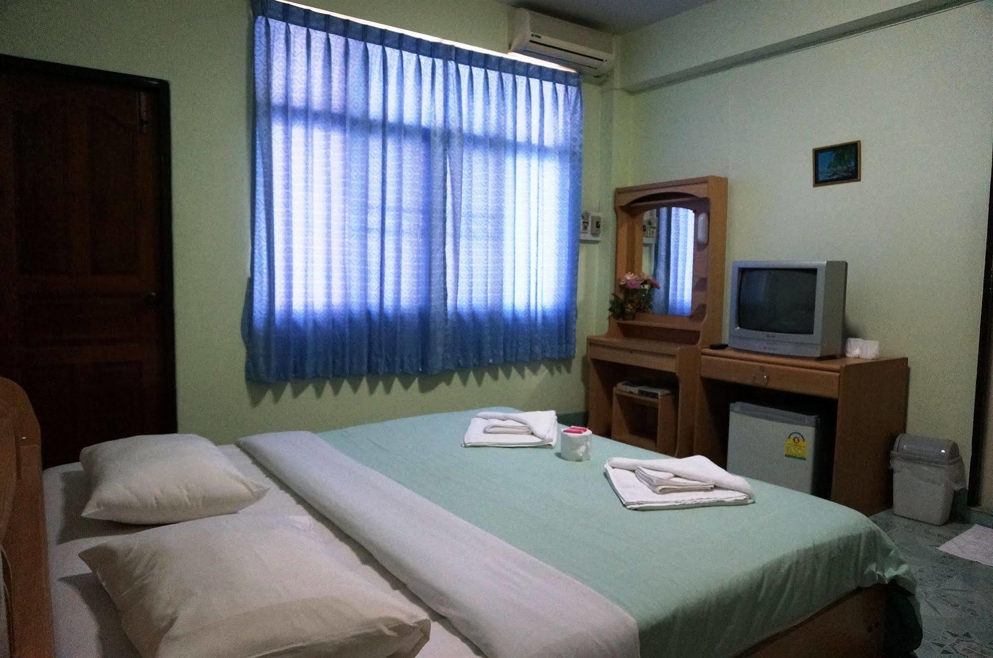 Celtic Inn Guest House Хуахін Екстер'єр фото