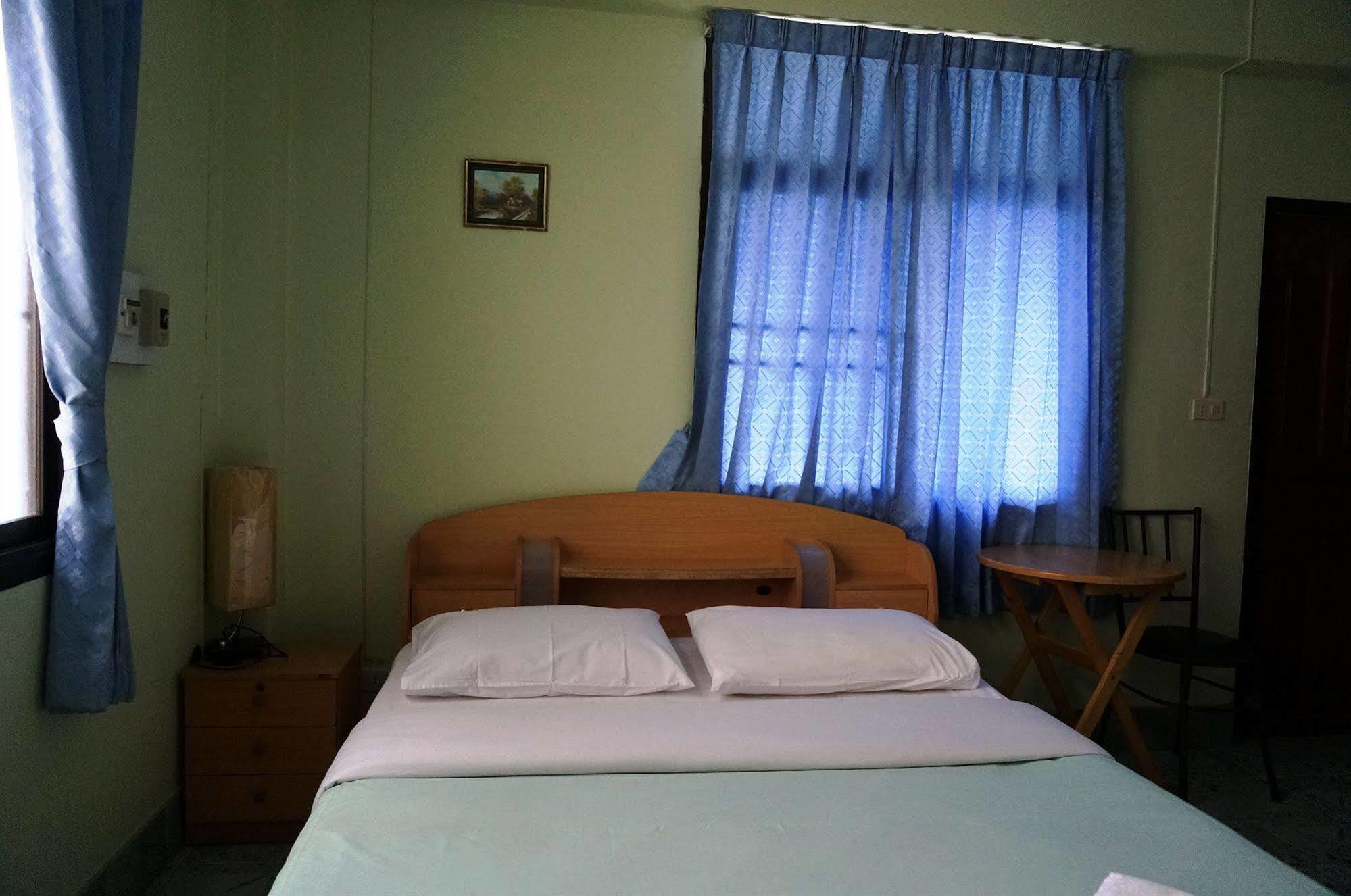Celtic Inn Guest House Хуахін Екстер'єр фото
