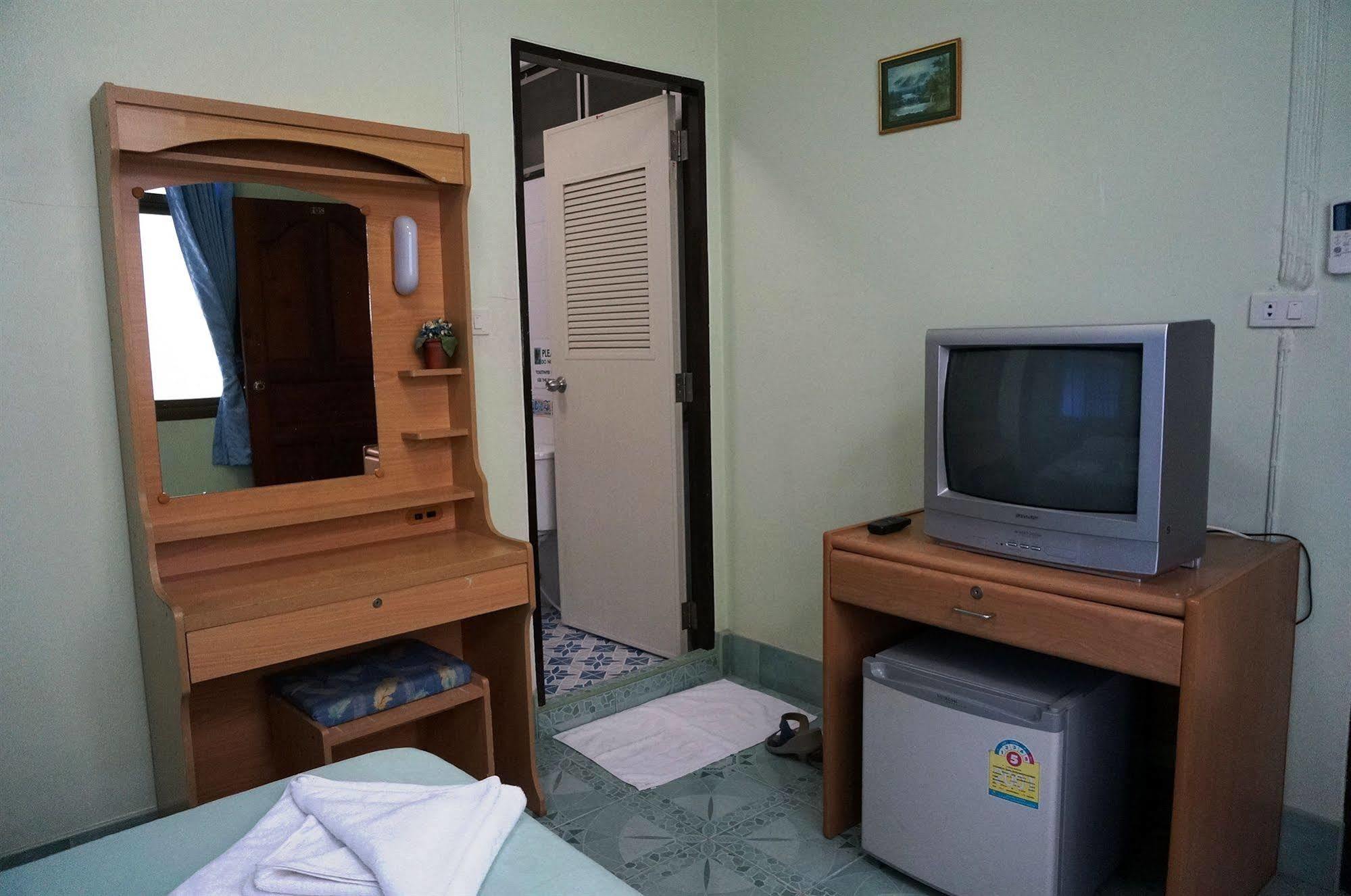 Celtic Inn Guest House Хуахін Екстер'єр фото