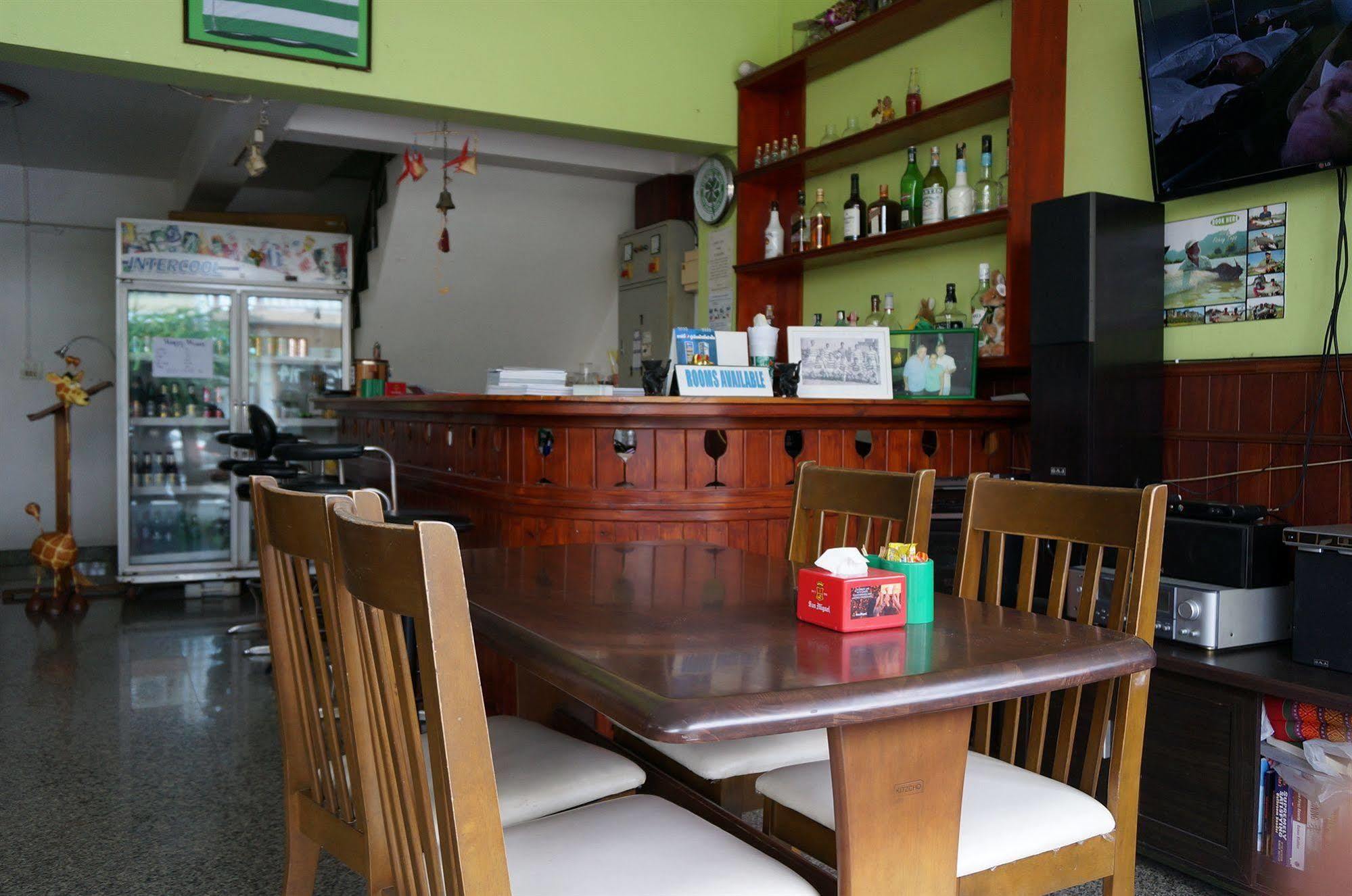 Celtic Inn Guest House Хуахін Екстер'єр фото